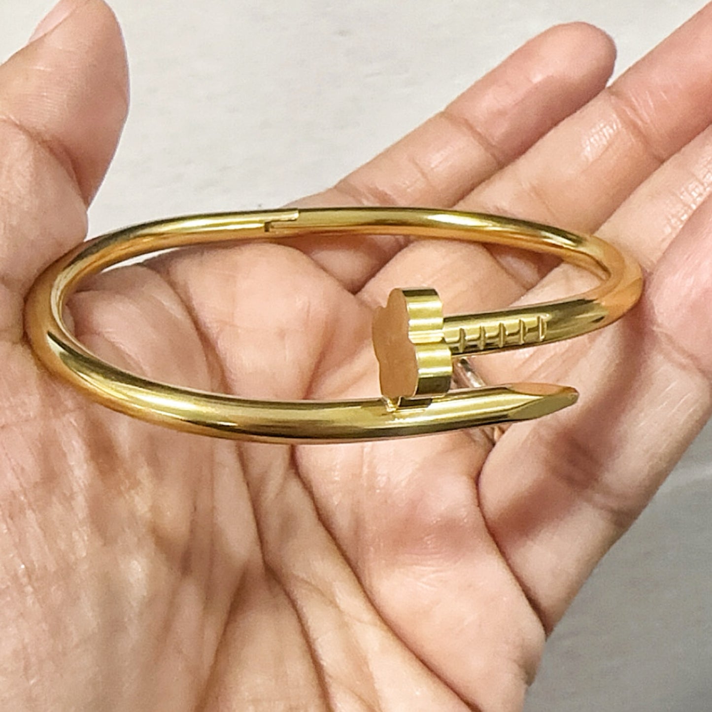 Clover nail bangle